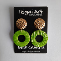 Pendientes Redondo Verde con Base Dorada