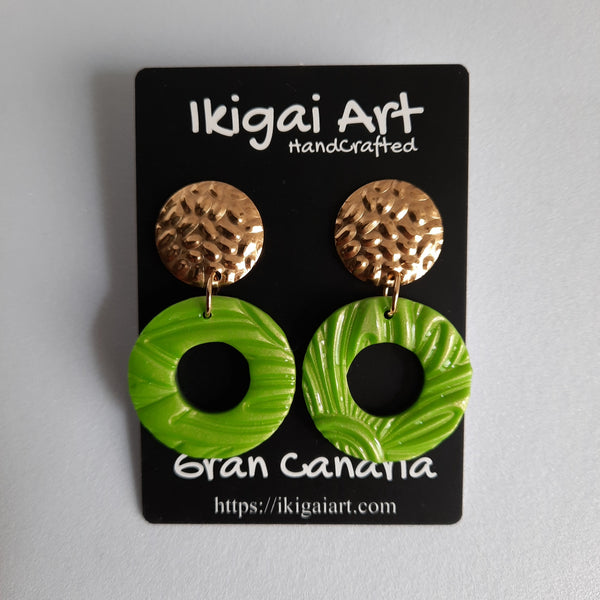 Pendientes Redondo Verde con Base Dorada