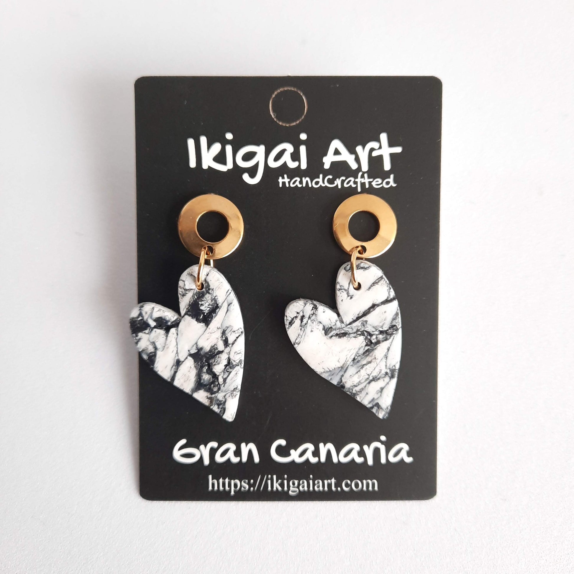 Pendientes Corazón Blanco Mármol con Base Dorada