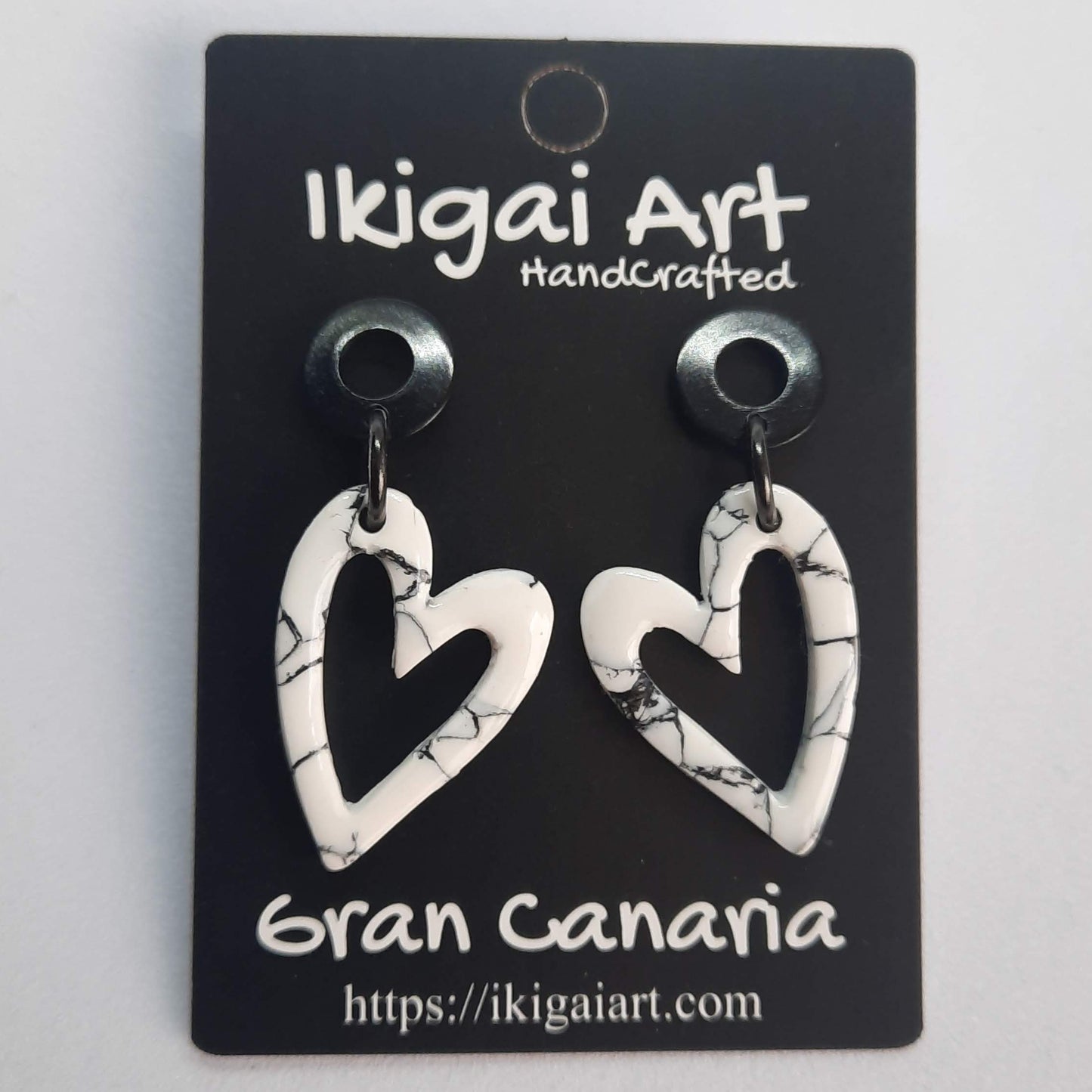 Pendientes Corazón Hueco Blanco Mármol con Base Negra