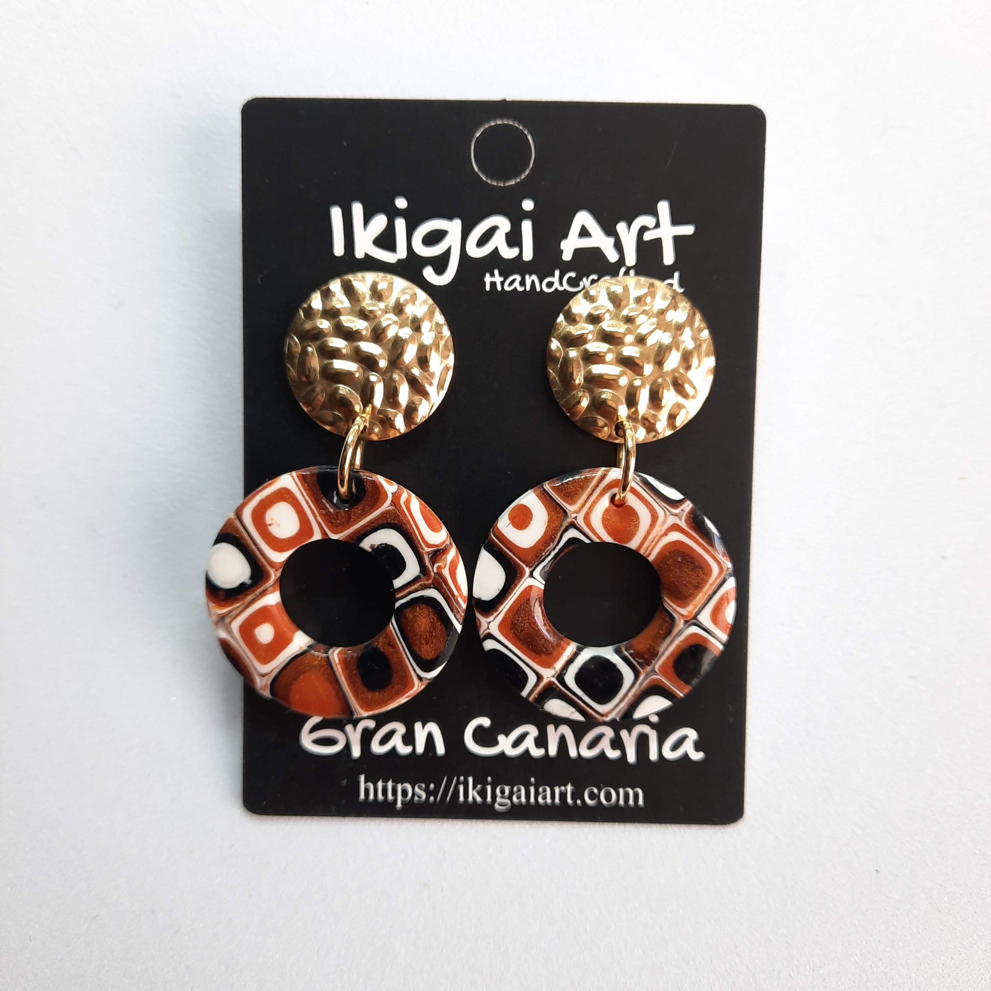 Pendientes Redondo Naranja Negro Blanco con Base Acero Dorada