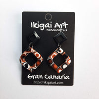 Pendientes Cuadrado Naranja Negro Blanco con Base Acero Negra