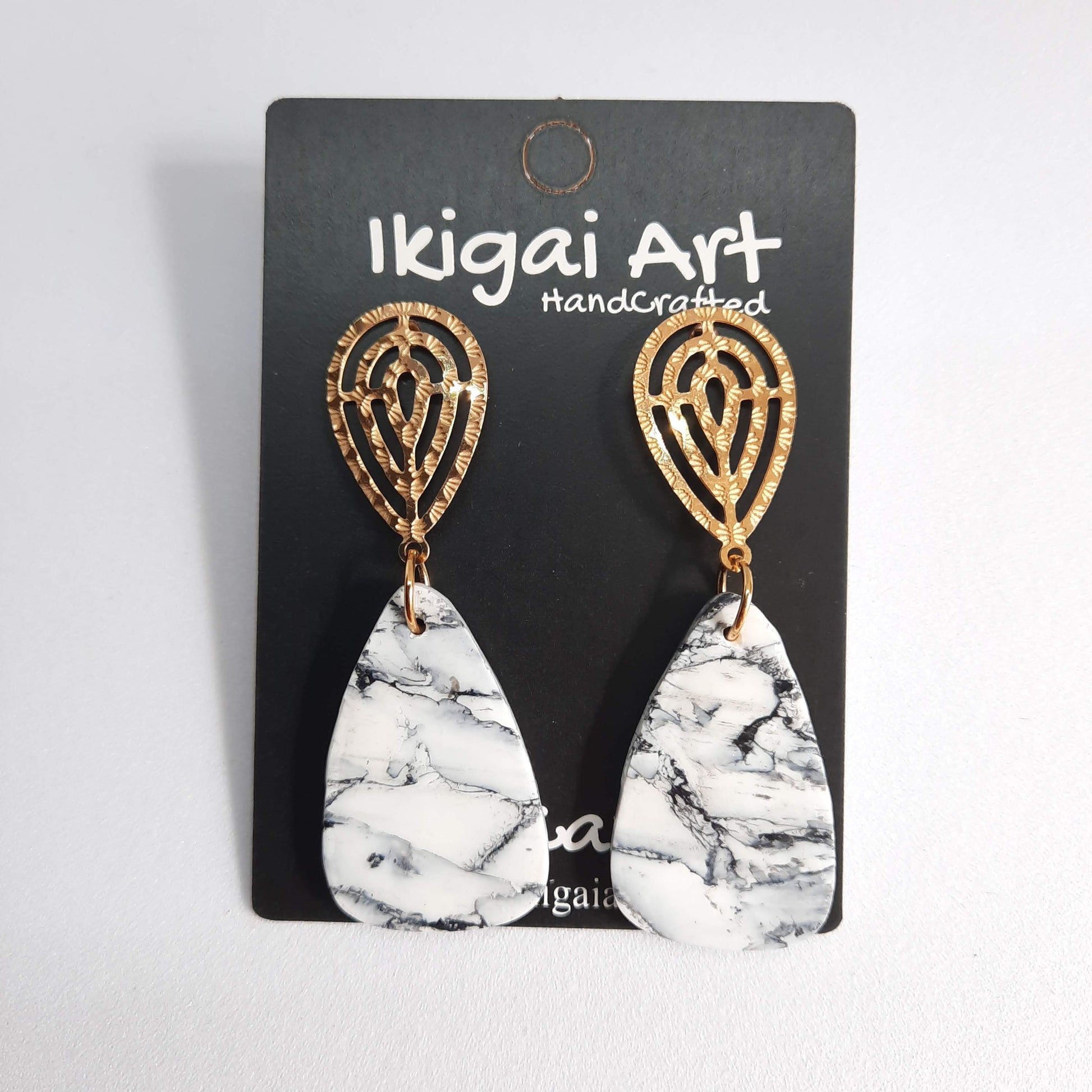 Pendientes Fantasy Blanco Mármol con Base Dorada