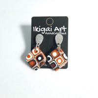 Pendientes Cuadrado Naranja Negro Blanco con Base Acero