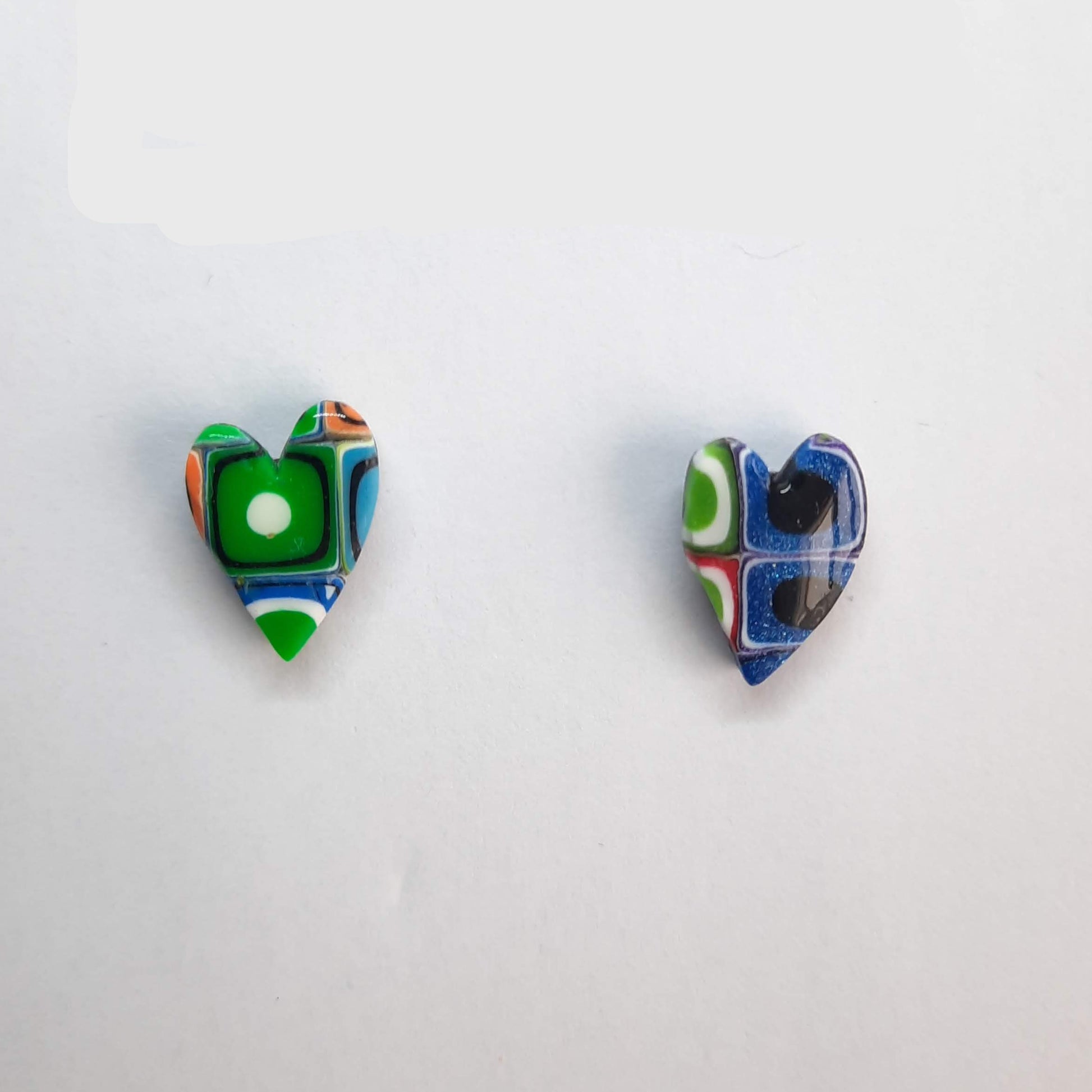 Pendientes Botón Corazón Arcoíris