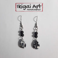 Pendientes Gota Negro Blanco con Gancho Acero y Bolitas de Lava