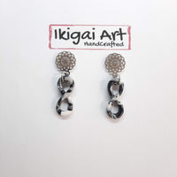 Pendientes Infinito Negro Blanco con Base Acero