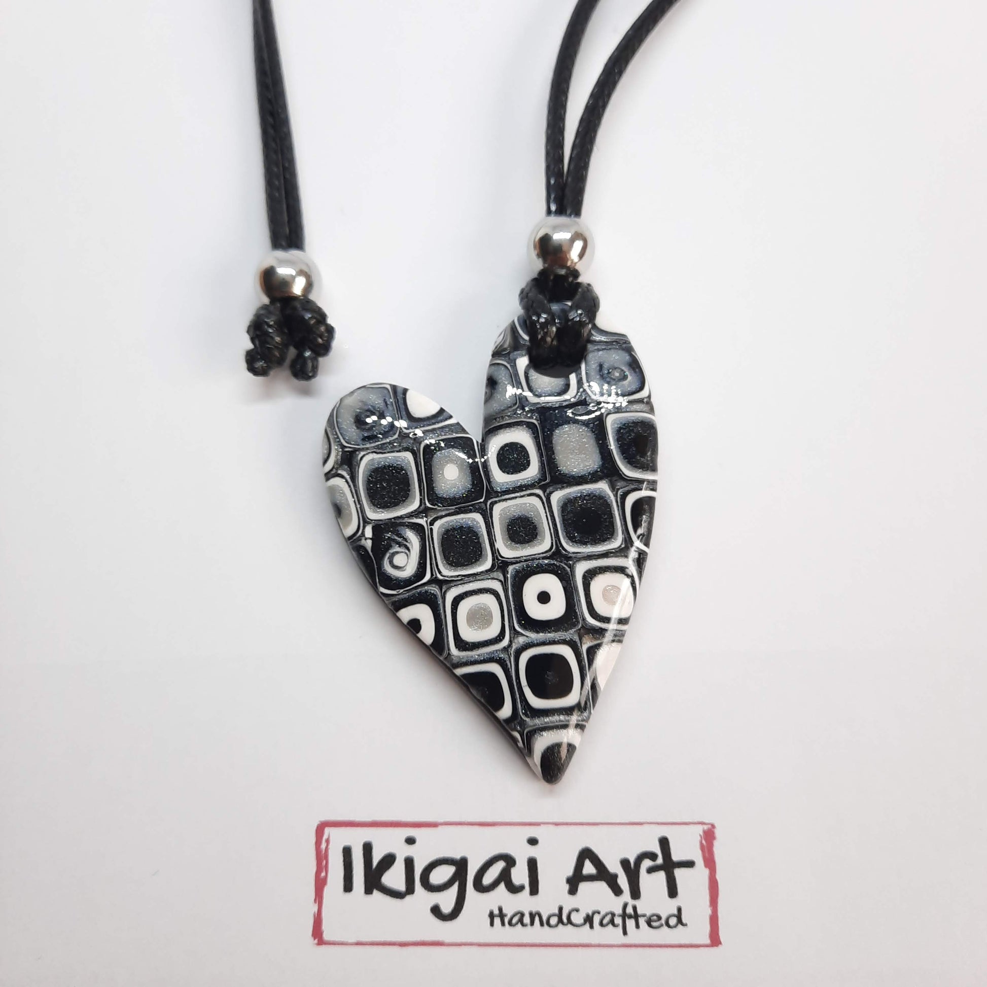 Colgante Corazón Negro Blanco mediano
