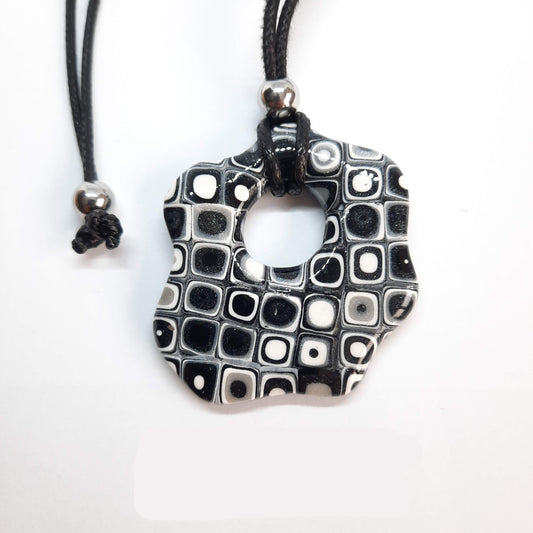 Colgante Fantasy Negro Blanco grande