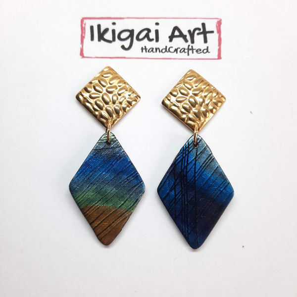 Pendientes Rombo Labradorita Azul con Base Dorada