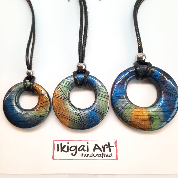 Blue Labradorite Round Pendant
