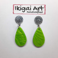 Pendientes Gota Mediano Verde con Base Acero