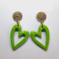 Pendientes Corazón Verde con Base Dorada