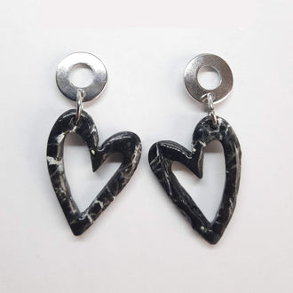 Pendientes Corazón Hueco Negro Mármol con Base Acero