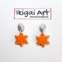 Pendientes Estrella Naranja con Base Acero