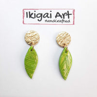 Pendientes Fantasy Verde con Base Dorada