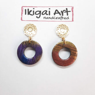 Pendientes Redondo Pequeño Labradorita Violeta con Base Dorada