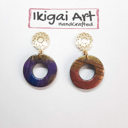 Pendientes Redondo Pequeño Labradorita Violeta con Base Dorada