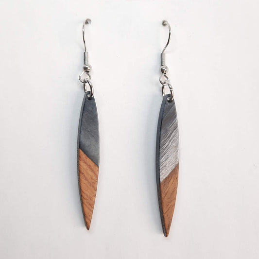 Pendientes Largo Negro Resina y Madera con Gancho