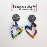 Pendientes Corazón Arcoíris con Base negra