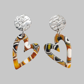 Pendientes Corazón Hueco Amarillo Antiguo con Base Acero