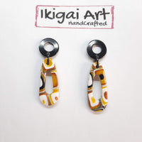 Pendientes Fantasy Pequeño Amarillo Antiguo con Base Negra