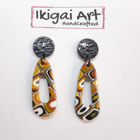 Pendientes Fantasy Mediano Amarillo Antiguo con Base Negra