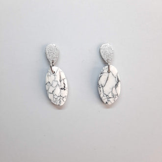 Pendientes Ovalado Blanco Mármol con Base Acero