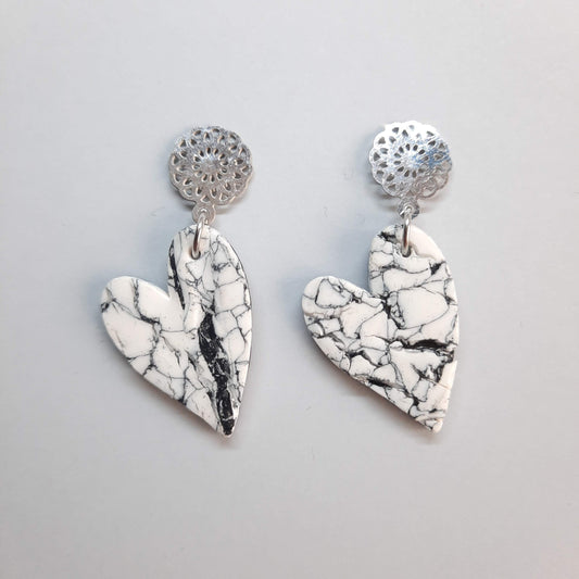 Pendientes Corazón Blanco Mármol con Base Acero
