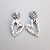 Pendientes Corazón Blanco Mármol con Base Acero