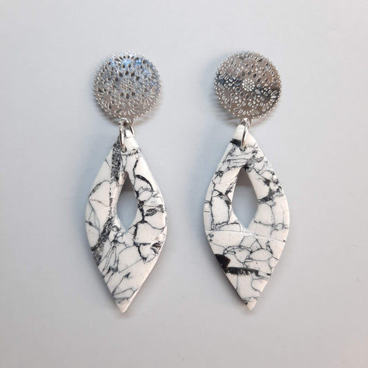 Pendientes Fantasy Blanco Mármol con Base Acero