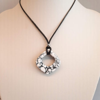 Colgante Abanico Pequeño Blanco Mármol