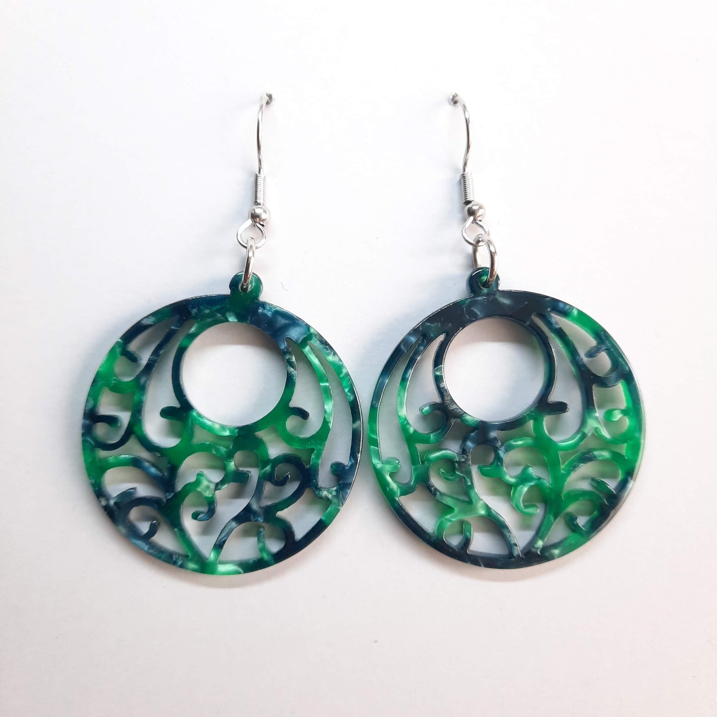 Pendientes Redondo Resina con Gancho Verde Negro