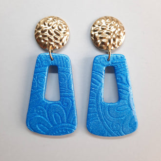 Pendientes Trapecio Azul con Base Dorada