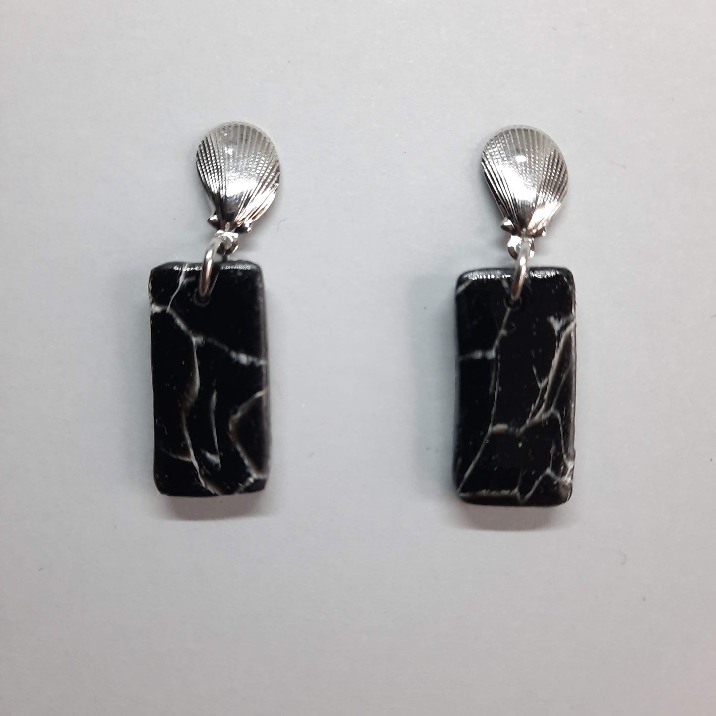 Pendientes Rectangular Negro Mármol con Base Acero