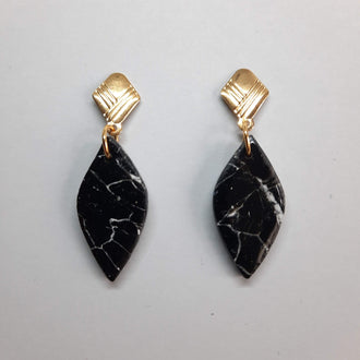 Pendientes Fantasy Negro Mármol con Base Dorada