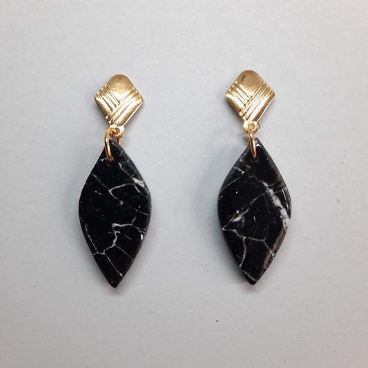 Pendientes Fantasy Negro Mármol con Base Dorada