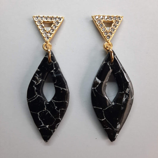 Pendientes Fantasy Negro Mármol con Base Dorada y Strass