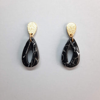 Pendientes Fantasy Negro Mármol con Base Dorada