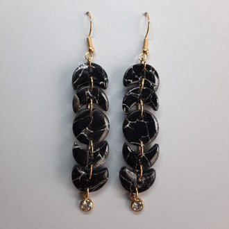 Pendientes Luna Negro Mármol con Ganchos Dorados