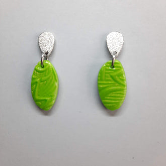 Pendientes Ovalado Verde con Base Acero
