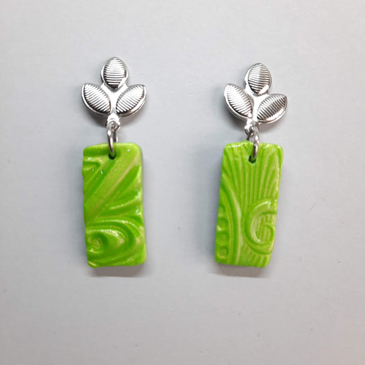 Pendientes Rectángulo Verde con Base Acero