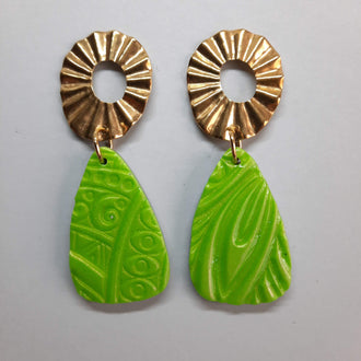 Pendientes Fantasy Verde con Base Dorada