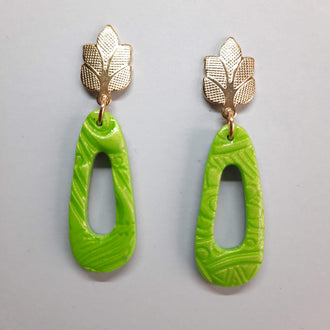 Pendientes Fantasy Mediano Verde con Base Dorada
