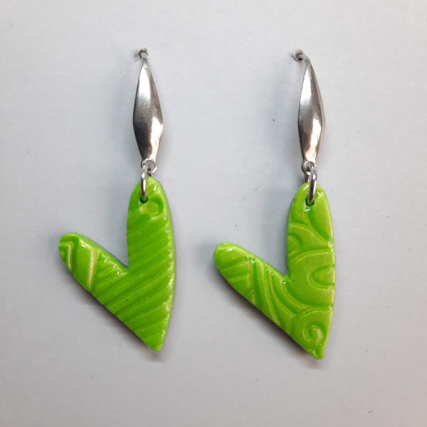 Pendientes Corazón Pequeño Verde con Base Acero