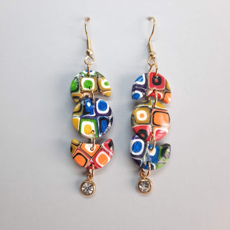 Pendientes Luna Mediano Arcoíris con Gancho Dorado y Strass