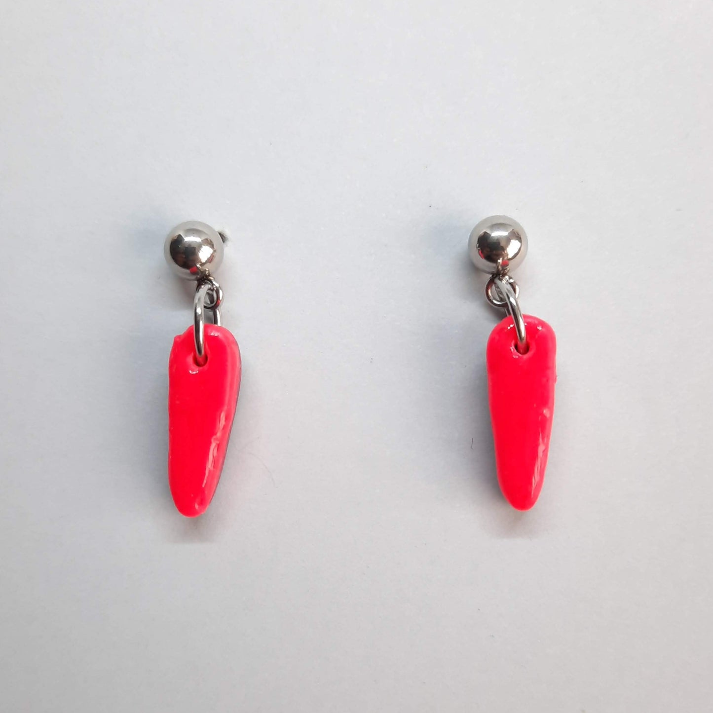Pendientes Fantasy Rosa Neon con Base Acero
