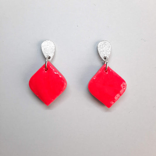 Pendientes Cuadrado Rosa Neon con Base Acero