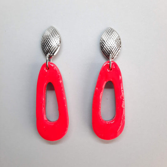 Pendientes Fantasy Mediano Rosa Neon con Base Acero
