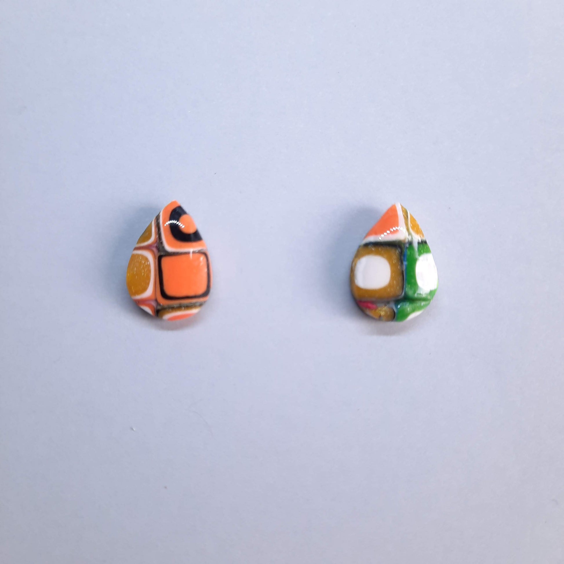 Pendientes Botón Gota Pequeño Arcoíris